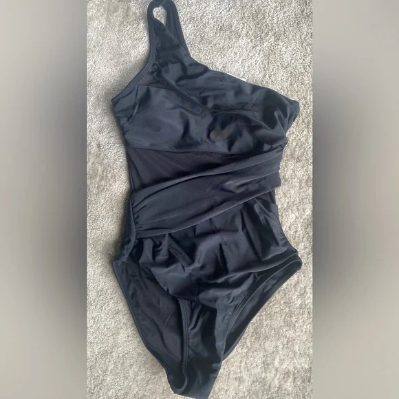 Black Cupshe One-Piece women’s Swimsuit NWT XS - Picture 2 of 8